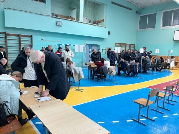 В Бресте военнообязанные прибывают на пункты сбора для сверки данных В Бресте военнообязанные прибывают на пункты сбора для сверки данных