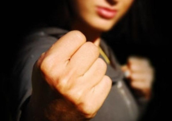 В Гомеле родная дочь избивала и гнобила мать В Гомеле родная дочь избивала и гнобила мать