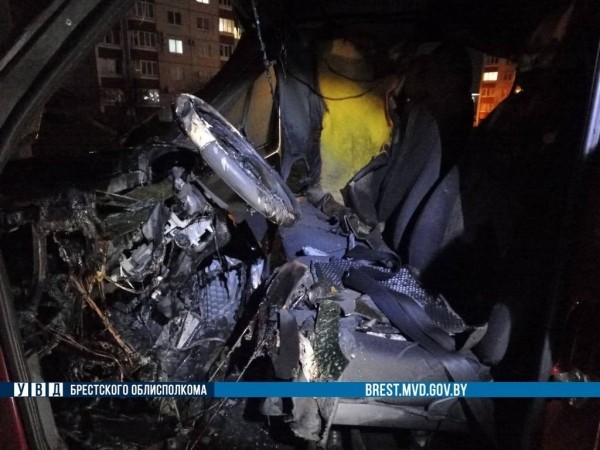 В Бресте горел автомобиль. Подробности сегодняшнего происшествия В Бресте горел автомобиль. Подробности сегодняшнего происшествия