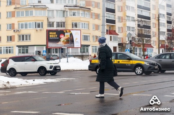 «Ходят по переходам как лоси по трассе». Почему конфликтуют водители и пешеходы? «Ходят по переходам как лоси по трассе». Почему конфликтуют водители и пешеходы?