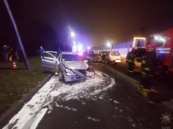 Как спасали водителя, попавшего вчера в ДТП в Бресте, рассказали в МЧС Как спасали водителя, попавшего вчера в ДТП в Бресте, рассказали в МЧС