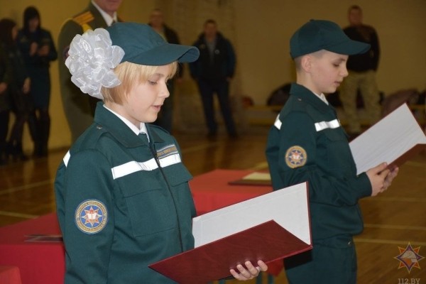 В средней школе № 16 г. Бреста состоялась церемония принесения клятвы учащимися класса профессиональной направленности МЧС В средней школе № 16 г. Бреста состоялась церемония принесения клятвы учащимися класса профессиональной направленности МЧС