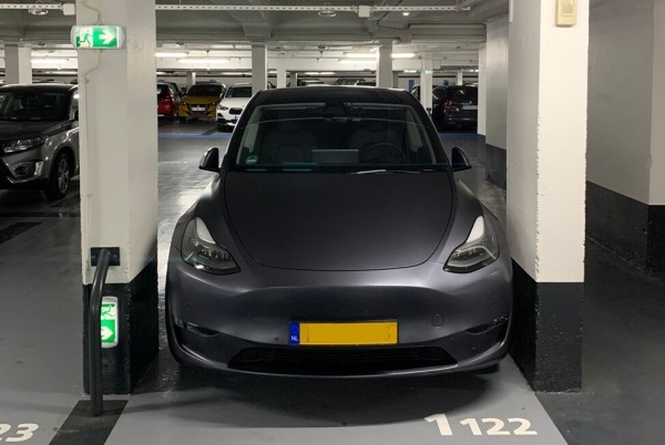 «За год зарядка подорожала в три раза». Белорус, который проживает в Нидерландах, посчитал экономию от Tesla Model Y «За год зарядка подорожала в три раза». Белорус, который проживает в Нидерландах, посчитал экономию от Tesla Model Y