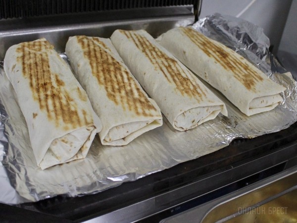 Готовим самую вкусную шаурму вместе с «Кебаб на болоте» в Бресте Готовим самую вкусную шаурму вместе с «Кебаб на болоте» в Бресте