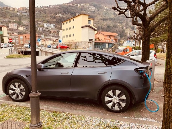 «За год зарядка подорожала в три раза». Белорус, который проживает в Нидерландах, посчитал экономию от Tesla Model Y «За год зарядка подорожала в три раза». Белорус, который проживает в Нидерландах, посчитал экономию от Tesla Model Y