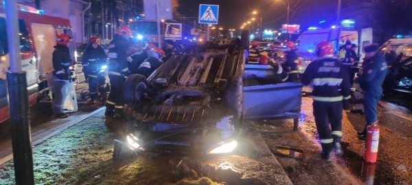 Столкновение авто в новогоднюю ночь в Гомеле: пассажирку деблокировали сотрудники МЧС Столкновение авто в новогоднюю ночь в Гомеле: пассажирку деблокировали сотрудники МЧС