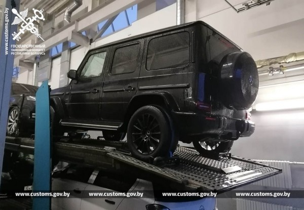 Сколько стоит свежий «Гелик»? Перевозчик указал одну сумму, брестская таможня — в два раза больше