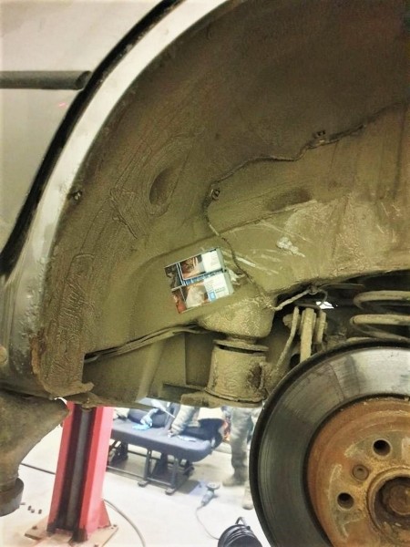 Литовцы остановили BMW белоруса в поисках мигрантов, а нашли кое-что другое. Авто конфискуют