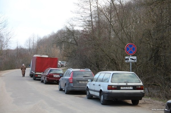 На границе в Бресте взялись за вклинивающихся «ждунов» и установили знак. Поможет? На границе в Бресте взялись за вклинивающихся «ждунов» и установили знак. Поможет?