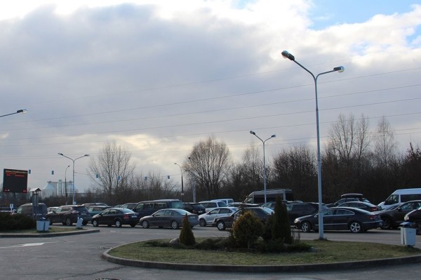 На границе в Бресте взялись за вклинивающихся «ждунов» и установили знак. Поможет? На границе в Бресте взялись за вклинивающихся «ждунов» и установили знак. Поможет?