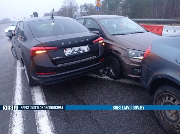 В Жабинковском районе произошло ДТП с участием трех автомобилей В Жабинковском районе произошло ДТП с участием трех автомобилей