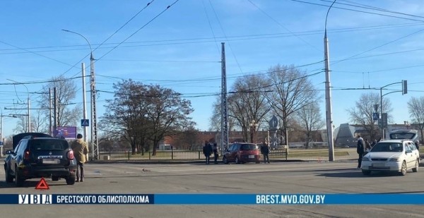 ДТП с тремя автомобилями произошло в Бресте