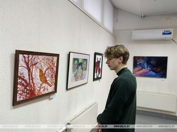 Юбилейную выставку молодых художников «Усе разам» презентовали в Бресте