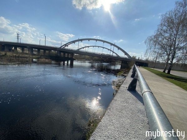 В Бресте продолжат реконструкцию набережной в районе речного порта