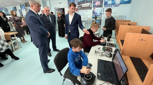 Детский технопарк создали в самой большой школе Барановичей Детский технопарк создали в самой большой школе Барановичей