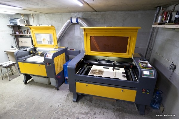 Жена чертит, муж сверлит, теща забивает гвозди. Белорусы взяли в долг $600 и открыли очень необычный бизнес Жена чертит, муж сверлит, теща забивает гвозди. Белорусы взяли в долг $600 и открыли очень необычный бизнес