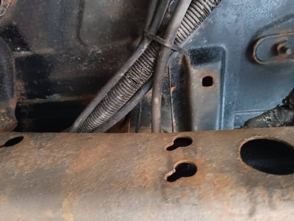 «Все гофры с проводкой посечены песком!». Белорусу так отпескоструили Cadillac, что у машины отказала электроника и кузов начал ржаветь «Все гофры с проводкой посечены песком!». Белорусу так отпескоструили Cadillac, что у машины отказала электроника и кузов начал ржаветь