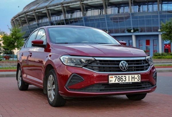 Цены сегодня и год назад. Сравнили прайсы популярных VW Passat, Citroen C4 Picasso и Renault Megane