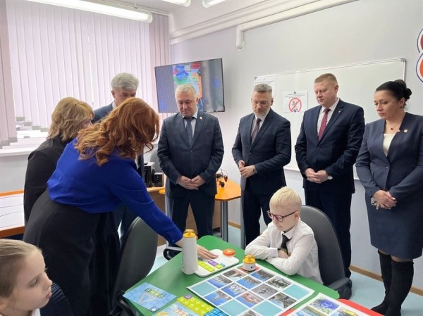 Детский технопарк создали в самой большой школе Барановичей Детский технопарк создали в самой большой школе Барановичей