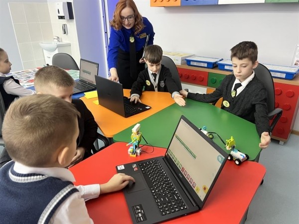 Детский технопарк создали в самой большой школе Барановичей Детский технопарк создали в самой большой школе Барановичей