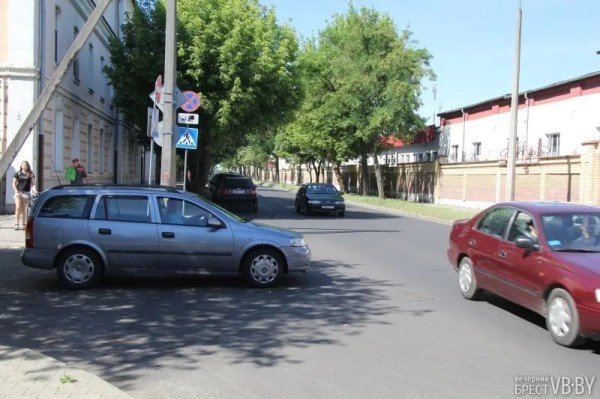 Поможет ли зеркало на «слепом» перекрестке?