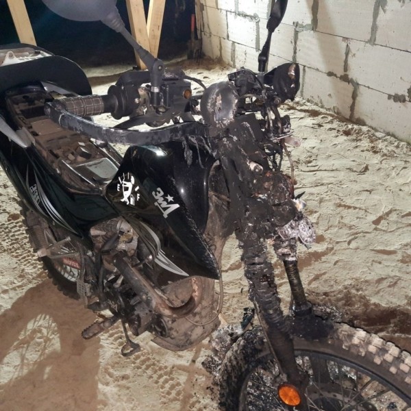 В Пинском районе горел мотоцикл В Пинском районе горел мотоцикл