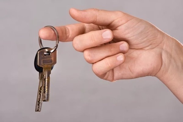 В Беларуси емья меняла квартиру на дом с доплатой, но просчиталась – «риелторы» оказали мошенниками