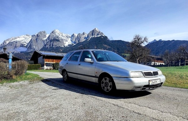 «На подготовку машины ушло почти 5 тысяч рублей». Семья из Беларуси рискнула поехать в Италию на стареньком автомобиле