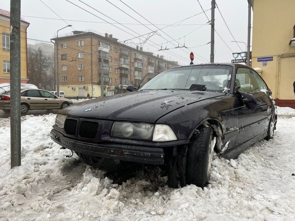 Водителя BMW, сбившего трех человек на тротуаре, осудили. Приговор