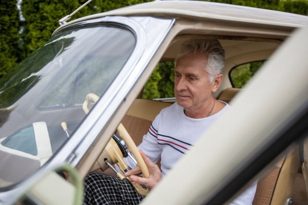 Посмотрите, какую «Волгу» отыскали в гараже у белоруса