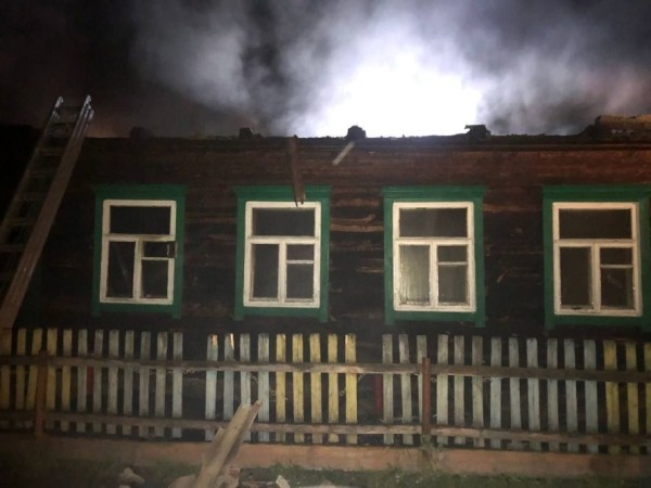 Дом и экскаватор горели в Пинском районе