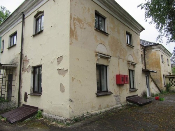 За долги на продажу выставили офис «Динамо-Брест». Этому историческому зданию 100 лет За долги на продажу выставили офис «Динамо-Брест». Этому историческому зданию 100 лет