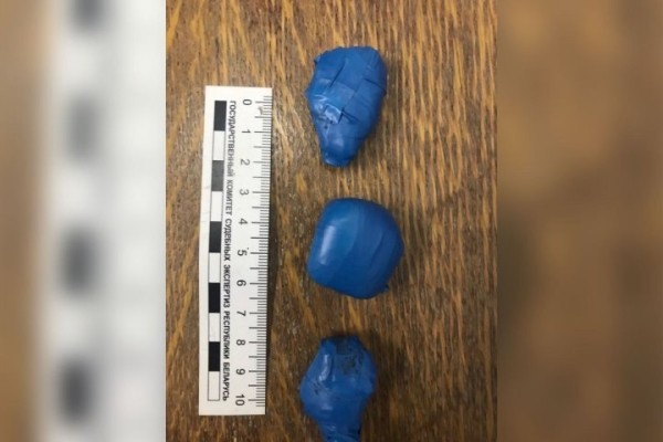 Белорус пытался провезти 17 грамм гашиша в бейсболке и безрукавке Белорус пытался провезти 17 грамм гашиша в бейсболке и безрукавке