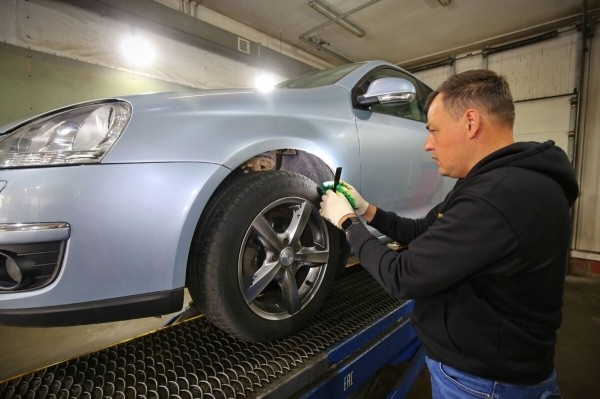 «Брал новым у дилера в 2009 году». Белорус показал VW Jetta 1.9 TDI, который до сих пор обслуживает у «официалов» «Брал новым у дилера в 2009 году». Белорус показал VW Jetta 1.9 TDI, который до сих пор обслуживает у «официалов»