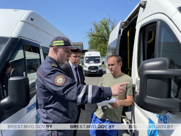 В Бресте сотрудники ГАИ провели осмотр маршруток