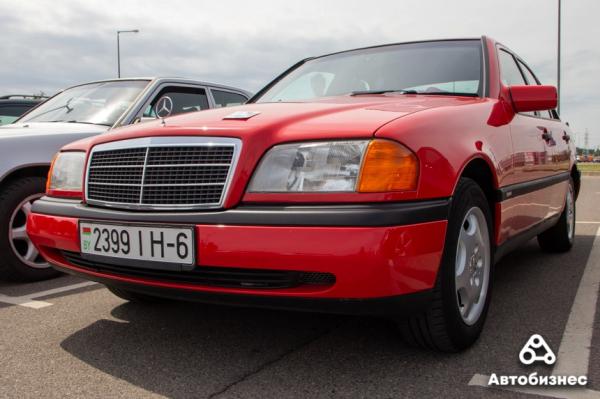 «Нет года выпуска, есть состояние». В Беларуси владельцы старых Mercedes собрались на большую встречу