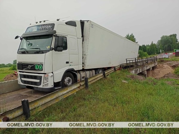 На Гомельщине обрушилось перекрытие моста