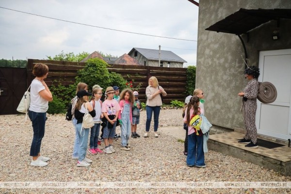 Устроить гонки и попробовать деликатесы предлагают туристам на улиточной ферме в Брестском районе