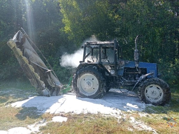 В Дрогичинском районе при проведении сельскохозяйственных работ загорелся трактор В Дрогичинском районе при проведении сельскохозяйственных работ загорелся трактор