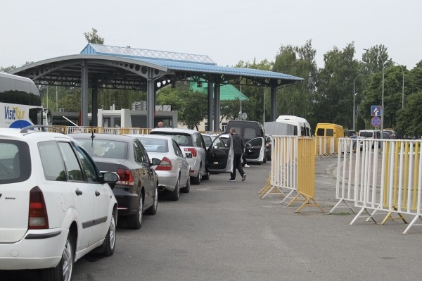 Как сегодня белорусы проходят границу на легковых авто Как сегодня белорусы проходят границу на легковых авто