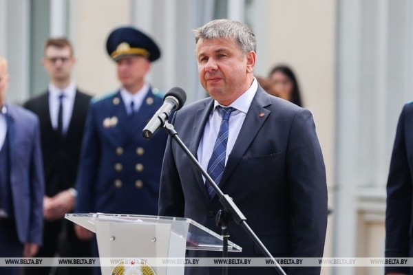 Памятный знак жертвам геноцида открыли на станции Барановичи-Центральные Памятный знак жертвам геноцида открыли на станции Барановичи-Центральные