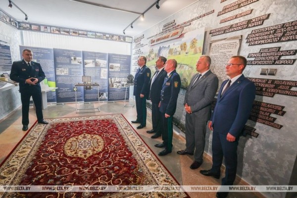 Памятный знак жертвам геноцида открыли на станции Барановичи-Центральные Памятный знак жертвам геноцида открыли на станции Барановичи-Центральные