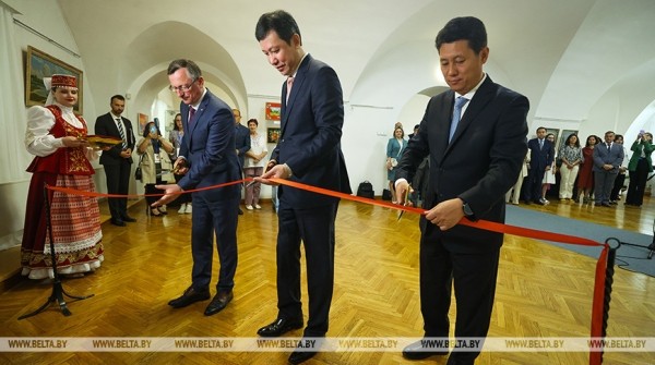 Выставка, посвященная провинции Ляонин, открылась в Художественном музее в Брестской крепости Выставка, посвященная провинции Ляонин, открылась в Художественном музее в Брестской крепости