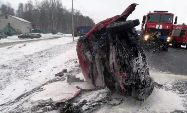 Водитель Infiniti обгонял на скорости 156 км/ч и влетел во встречный Volkswagen. Приговор