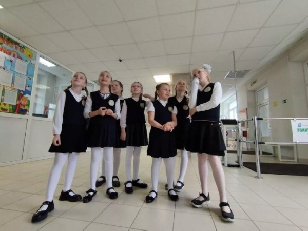 Школьники в Минске будут носить форму с госсимволикой Школьники в Минске будут носить форму с госсимволикой