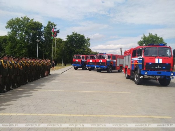 Пять новых пожарных автоцистерн переданы в гарнизоны МЧС Брестской области