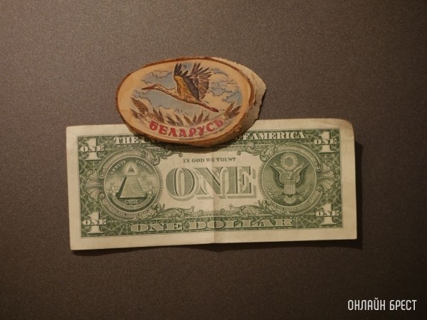 В июле белорусы продали на 58 миллионов валюты больше, чем купили