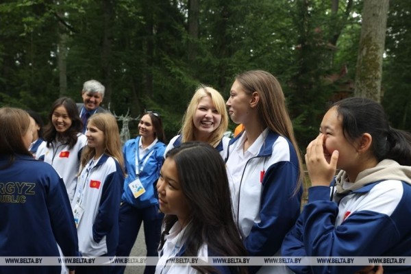 Участники II Игр стран СНГ приезжают в Беловежскую пущу насладиться природой и загадать желание Участники II Игр стран СНГ приезжают в Беловежскую пущу насладиться природой и загадать желание