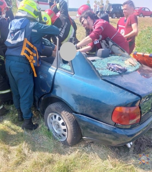 Серьезное ДТП возле Бреста. Подробности и фото от МЧС Серьезное ДТП возле Бреста. Подробности и фото от МЧС