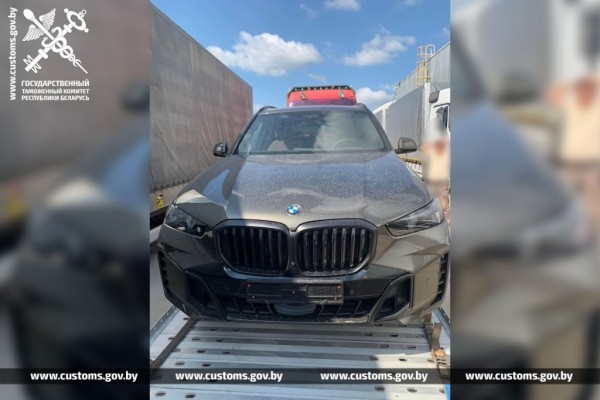 Таможня: на ввозе BMW хотели сэкономить 120 тысяч, могут потерять 210